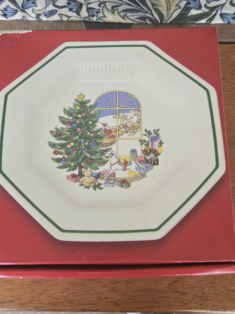 Nikko Christmastime "Here Comes Santa" Plates (5-Piece Lot)